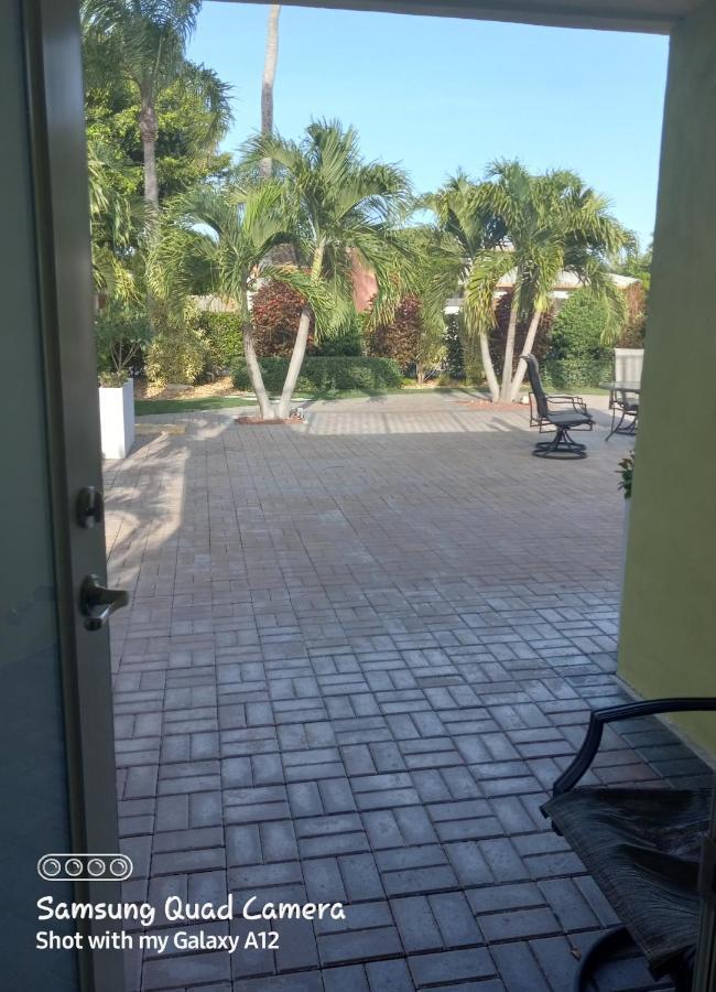 Capri Inn & Apartments Lake Worth Beach Exterior foto